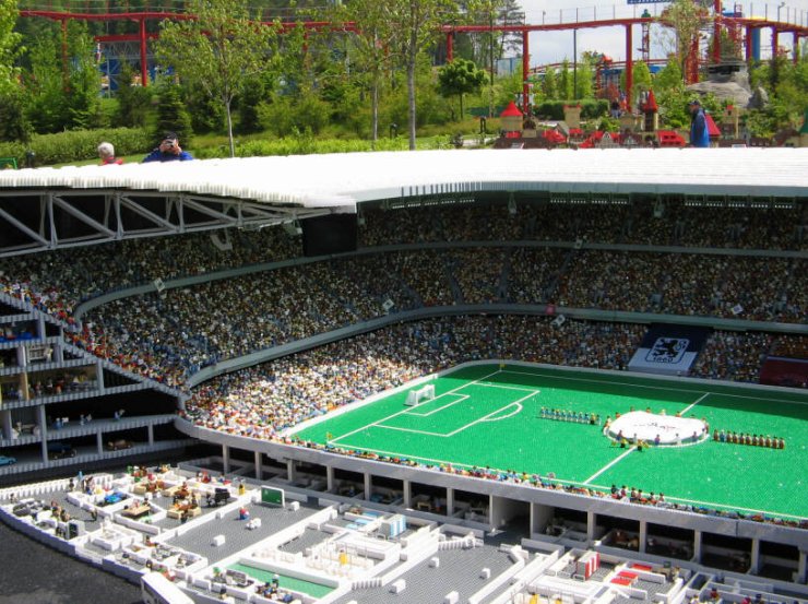 Стадион Allianz из Лего(9 Фото)