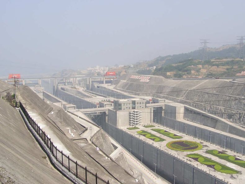 Огромная электростанция в Китае (37 Фото)