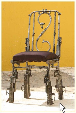 Мебель, сделанная из оружия (13 Фото)