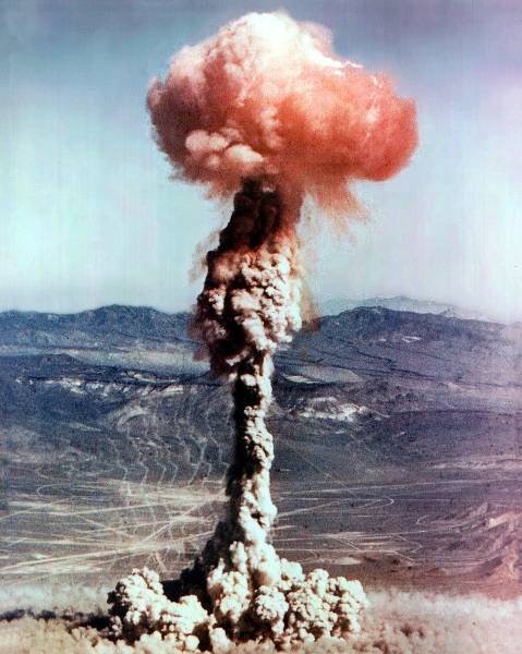 Ядерные взрывы (58 Фото)