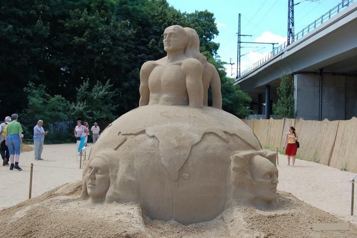 Скульптуры из песка (55 Фото)