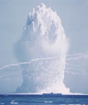 Подводные взрывы (20 Фото)