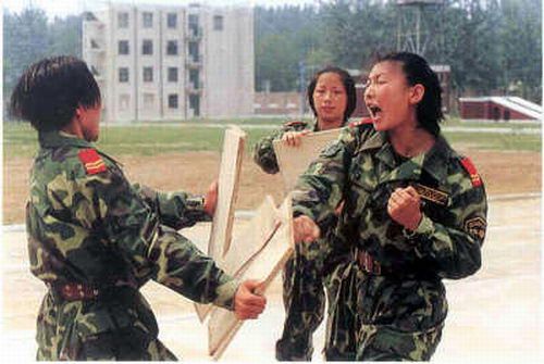 Китай. Женский спецназ (20 Фото)
