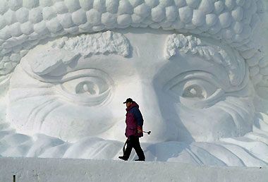 Скульптуры из льда (49 Фото)