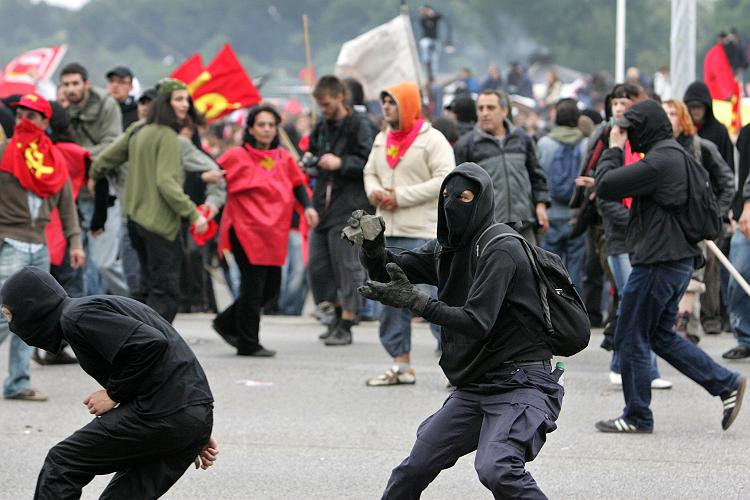 Беспорядки антиглобалистов в Германии (15 Фото)
