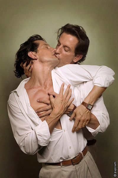 Люди целуют сами себя (27 Фото)