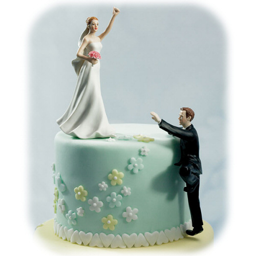 Прикольные украшения свадебных тортов (10 Фото)