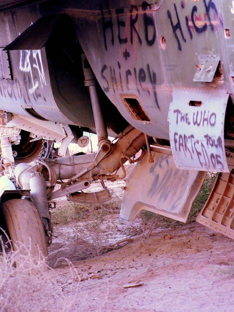 Свалка военной техники в Ираке (27 Фото)
