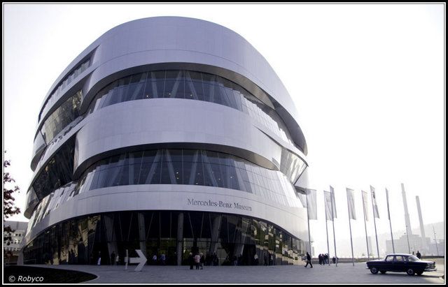Музей Mercedes-Benz в Штутгарте (40 Фото)