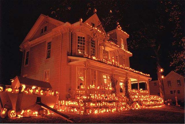 Великий тыквенный дом хеллоуина (3 Фото + видео)