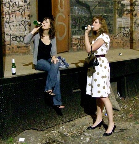 Девушки и пиво (20 Фото)