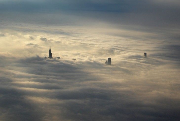 Здания над облаками (25 Фото)
