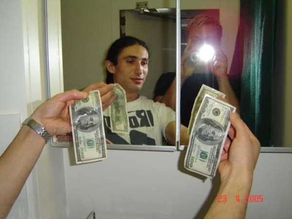 Отмывание денег (7 Фото)