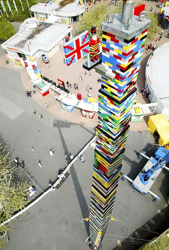 30 метровая башня из конструктора Лего (3 Фото)