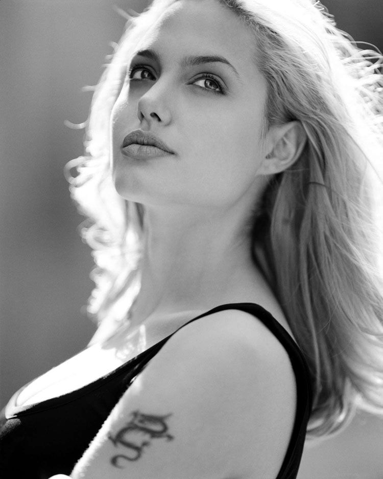 Редкие черно-белые фотографии Анджелины Джоли (Angelina Jolie) (15 Фото)