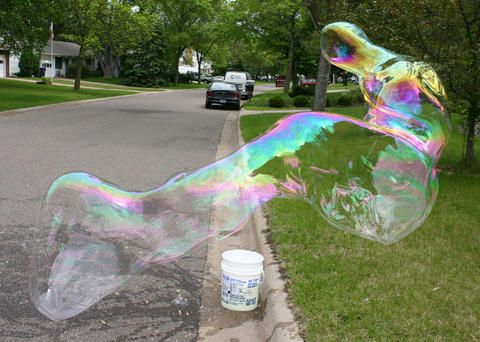 Огромные мыльные пузыри (8 Фото)