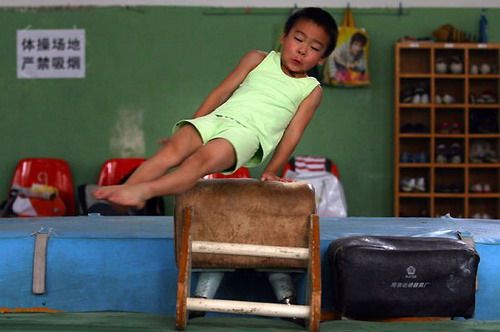 Подготовка китайских гимнастов (10 Фото)