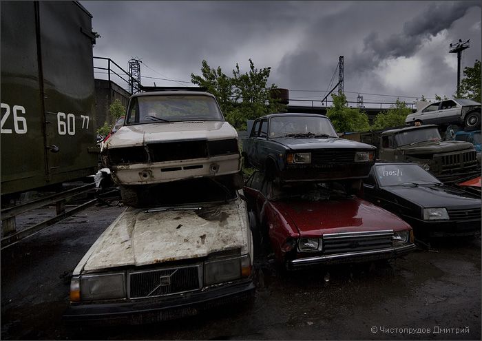кладбище автомобилей в россии 
