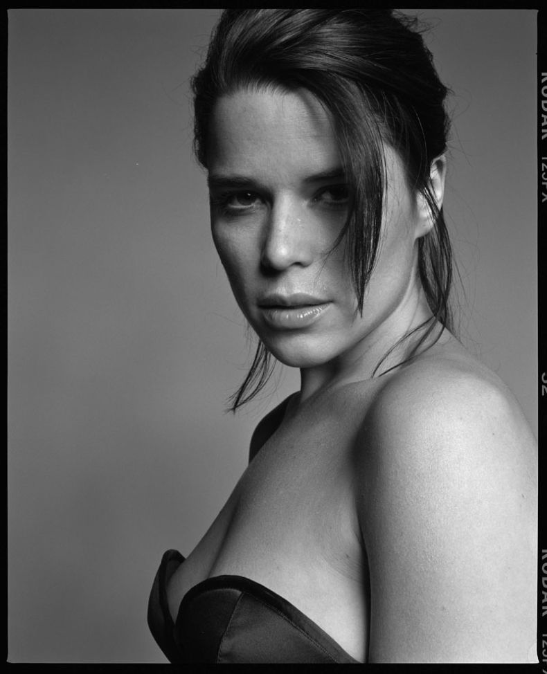 Neve Campbell (9 Фото)