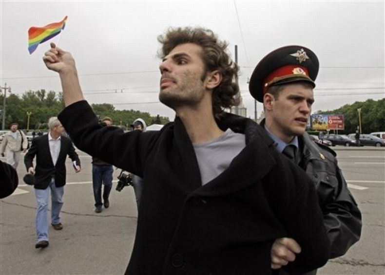 Гей-парад 2009 в Москве (18 фото)