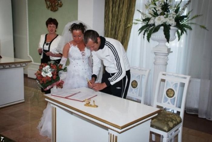 Strange_Wedding_in_Russia_11.jpg