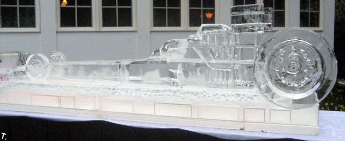 Потрясающие скульптуры из льда (20 фото)