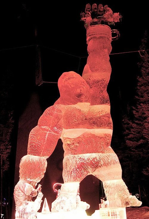Потрясающие скульптуры из льда (20 фото)