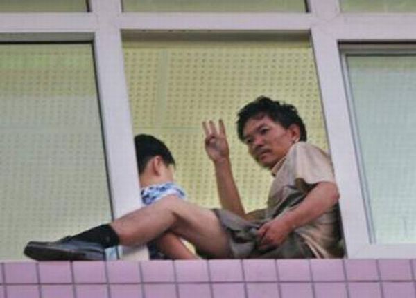 Как в Китае ведут переговоры с захватчиками заложников (5 фото)