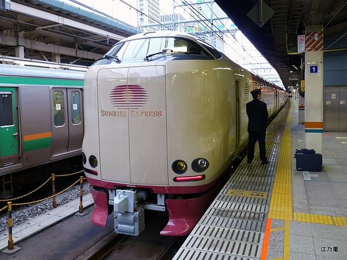 Как
выглядит
японский поезд (18 фото)