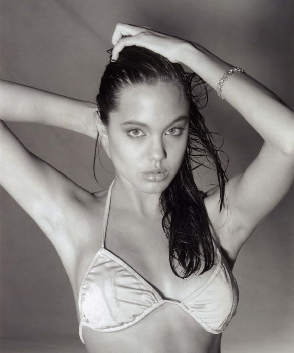 Молодая Анджелина Джоли (36 фото)
