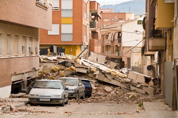 Ужасное землетрясение в Лорке, Испания (16 Фото)