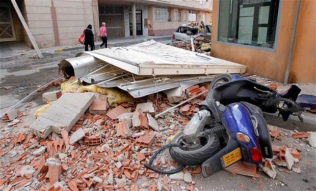 Ужасное землетрясение в Лорке, Испания (16 Фото)
