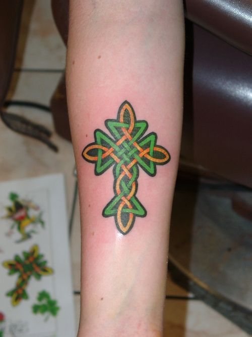 Татуировки в виде крестов (16 Фото)
