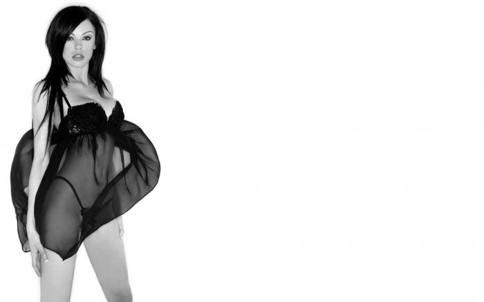Шикарные черно-белые фотографии красивых девушек (59 Фото)