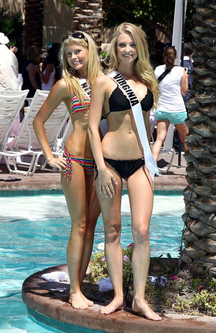 Мисс США Рима Факих и ее подруги в бикини (10 Фото)