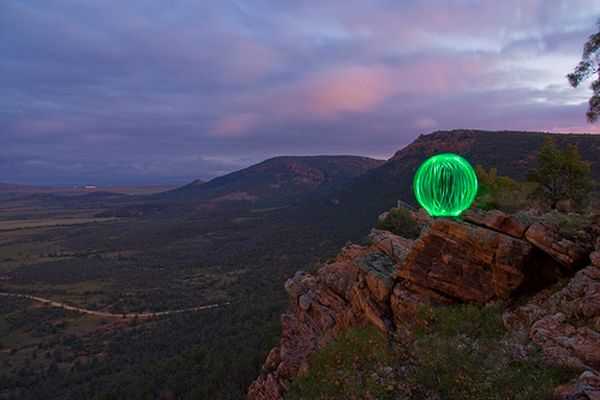 Сногсшибательные фотографии световых шаров (14 Фото)