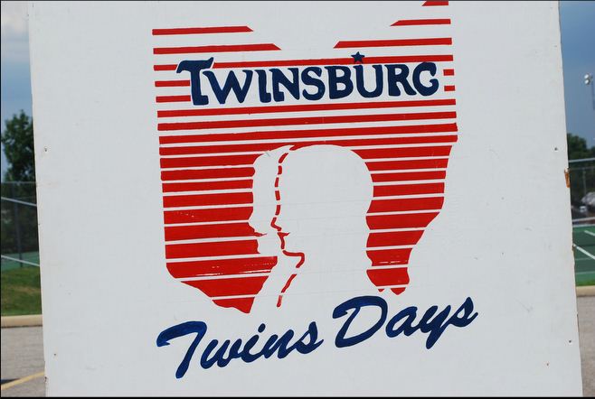 Фестиваль близнецов в Твинсбурге (11 Фото)