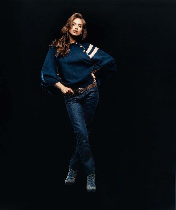 Ирина Шайк снялась топлес для рекламы джинсов (4 Фото)