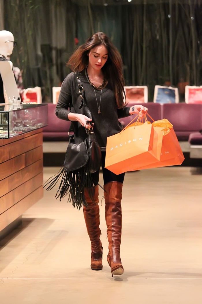 Меган Фокс ходит по магазинам (9 Фото)