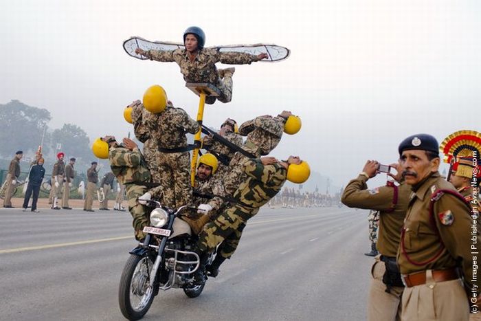 indian_soldiers_practice_ahead_of_republic_day_01.jpg