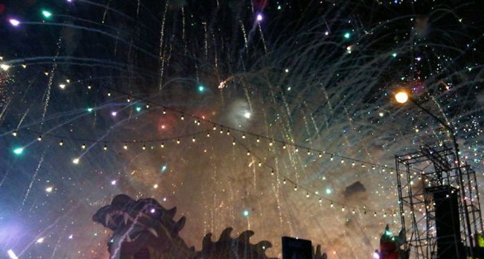 Трагедия во время празднования Нового года в Китае (14 фото)