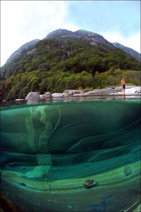 Кристально чистая вода реки Верзаска (12 фото)