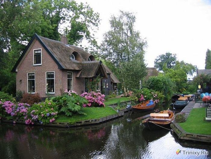 Голландская деревня, в которой нет автомобильных дорог (37 фото)
