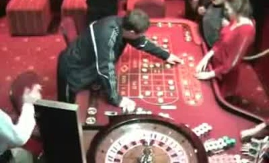 Азартный игрок проиграл все свои деньги в казино