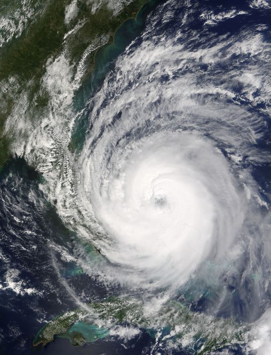 Мощнейшие ураганы за последние 30 лет (15 фото)