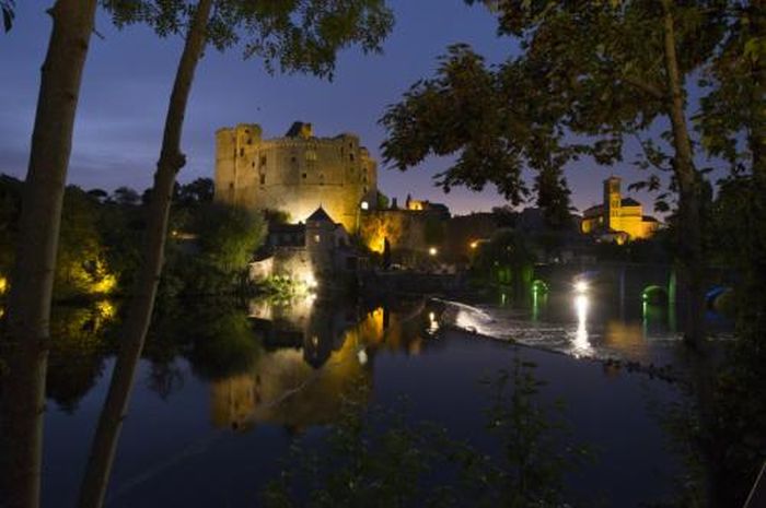 10 наиболее известных замков с привидениями (20 фото)