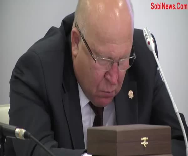Губернатор Валерий Шанцев уснул на заседании комитета Госдумы