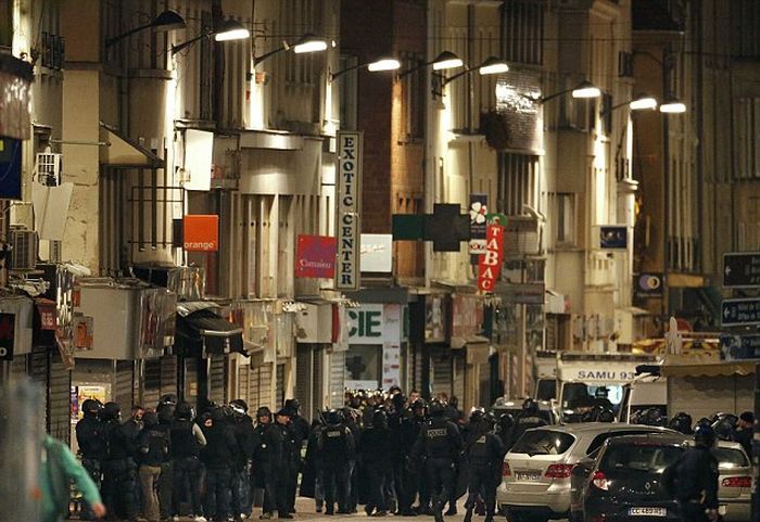 В пригороде Парижа Сен-Дени прошла антитеррористическая операция (10 фото + 2 видео)
