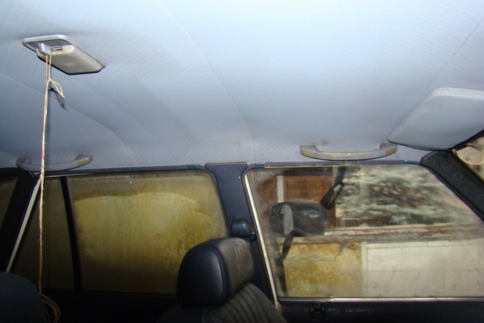В Донецке автомобиль Toyota Mark II более 20 лет оставался замурованным (20 фото + видео)