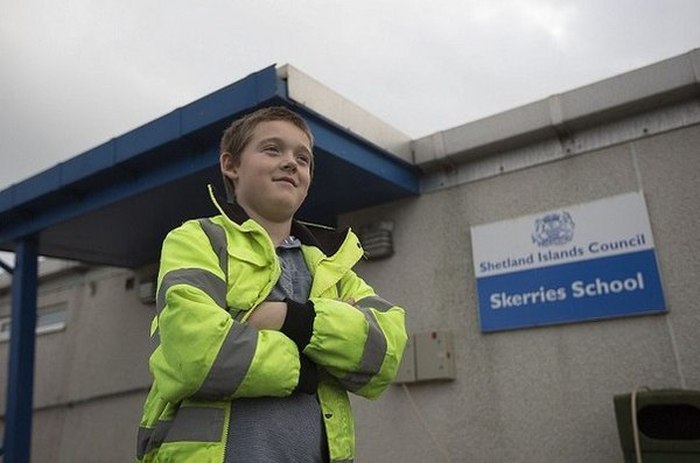 Арон Андерсон - самый одинокий школьник Великобритании (13 фото)